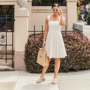 GAL MEETS GLAM - Helen - Floral Embroidered Fit Flare Bow Sleeve Dress